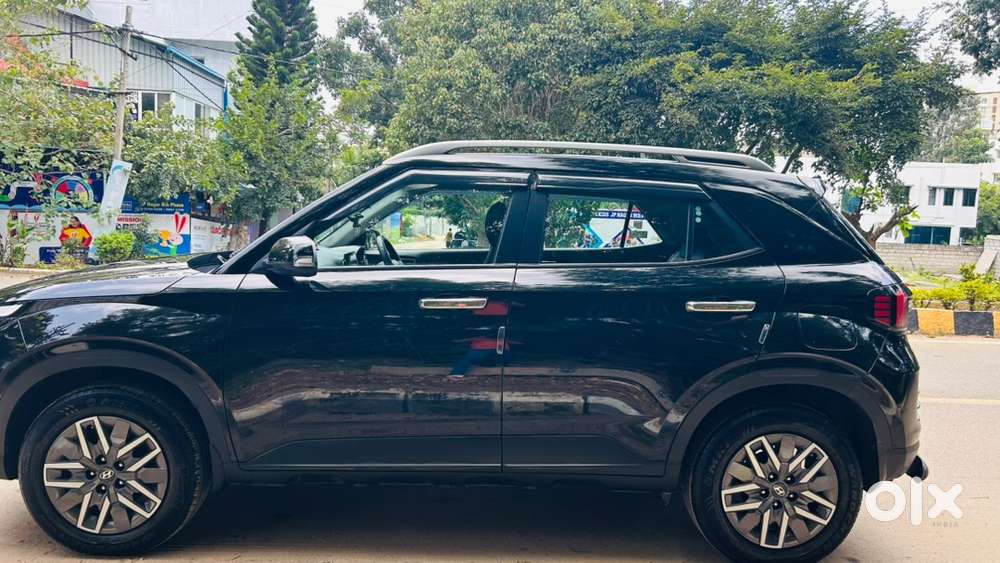 Hyundai Venue Petrol Manual 2022