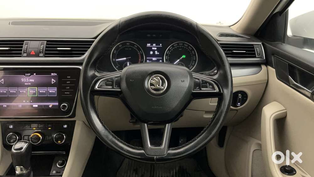 Skoda Superb [2014-2016] 1.8 Style Tsi At, 2017, Petrol