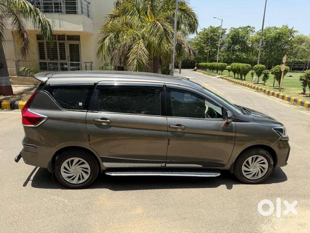 Almost New Maruti Suzuki Ertiga Vxi(o)cng 1.5l  (2024)