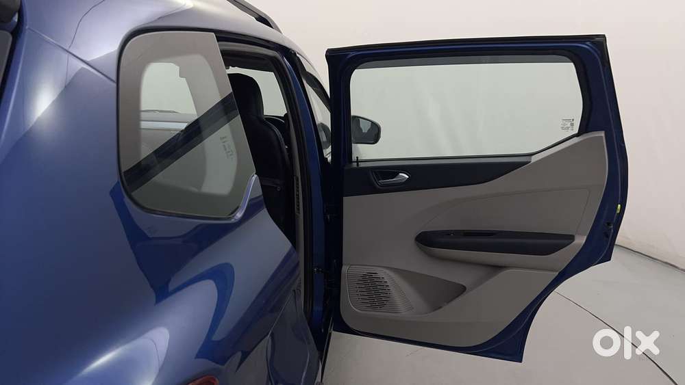 Renault Triber Rxz Easy-r Amt, 2022, Petrol