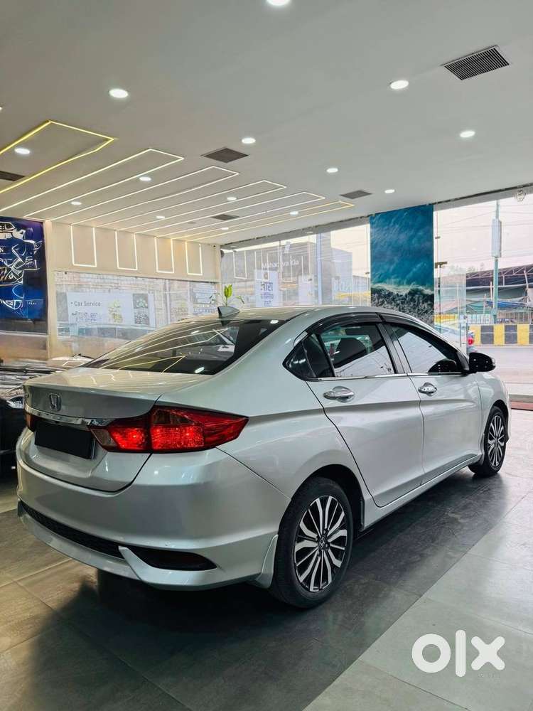 Honda City 2017 Top Model Sunroof.