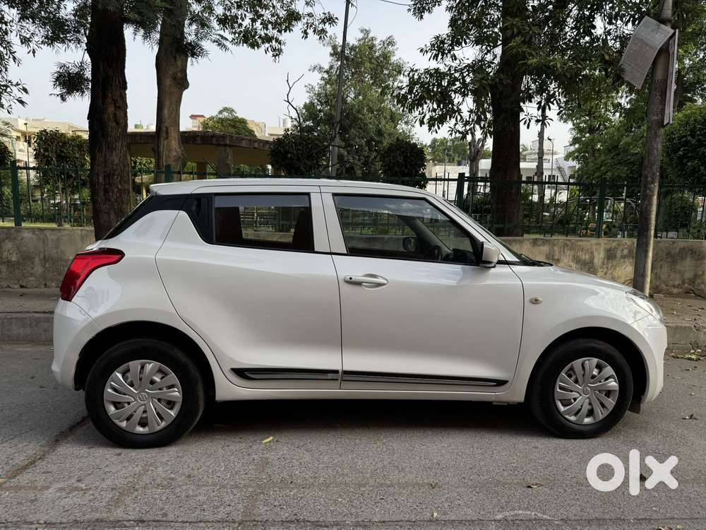 Maruti Suzuki Swift 1.2 Lxi (o), 2022, Petrol