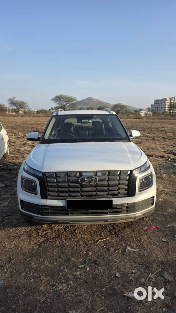 Hyundai Venue 2022 Petrol Well Maintained