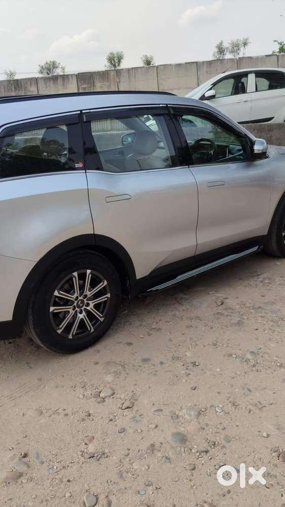 Mahindra Petrol Car 2022