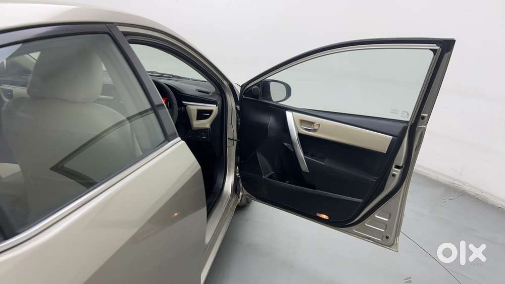 Toyota Corolla Altis 1.8 G, 2014, Petrol