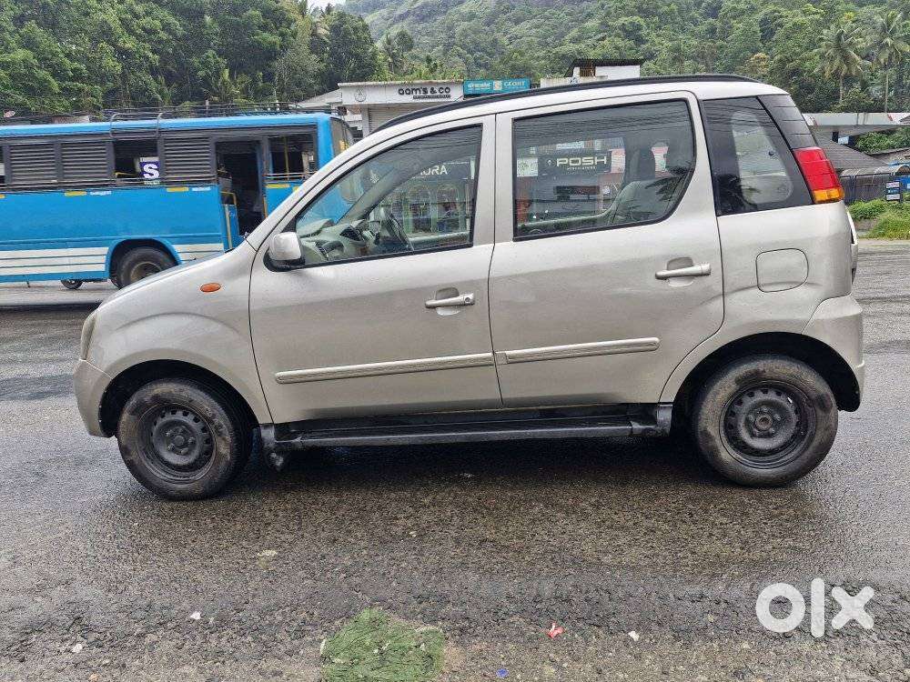 Mahindra Quanto C6, 2013