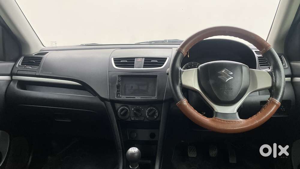 Maruti Suzuki Swift Vxi Optional, 2016, Petrol