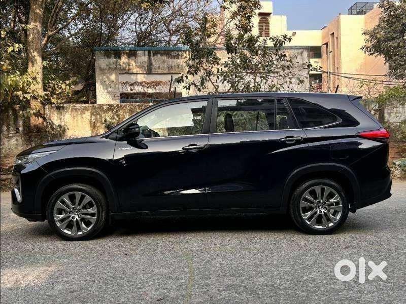 Toyota Innova Hycross 2.0 Zx (o) Hybrid 7 Str, 2024, Petrol