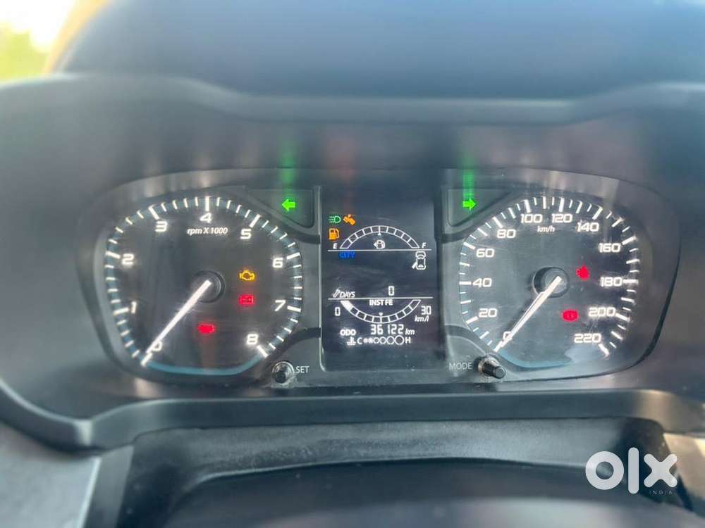 Tata Altroz Xz, 2022, Petrol