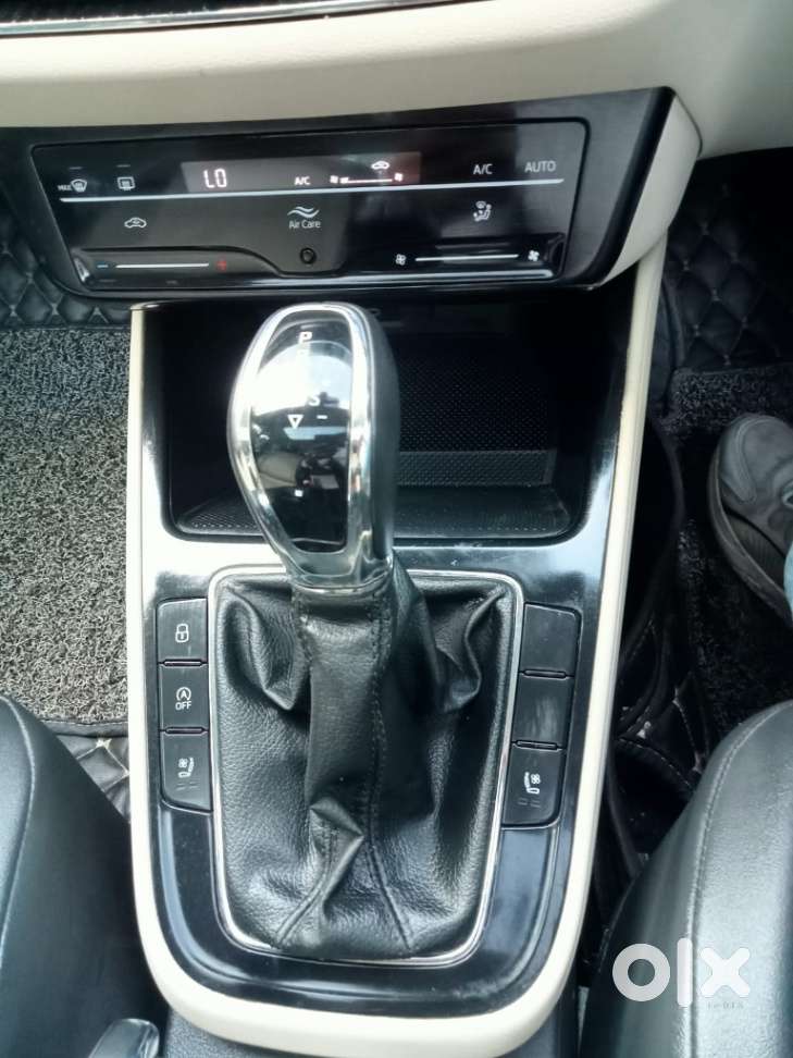 Skoda Slavia Style 1.0l Tsi At, 2023, Petrol