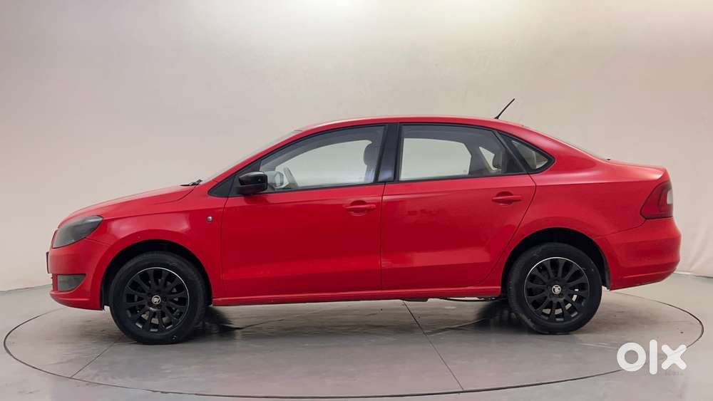 Skoda Rapid 1.6 Mpi Elegance Plus, 2015, Petrol