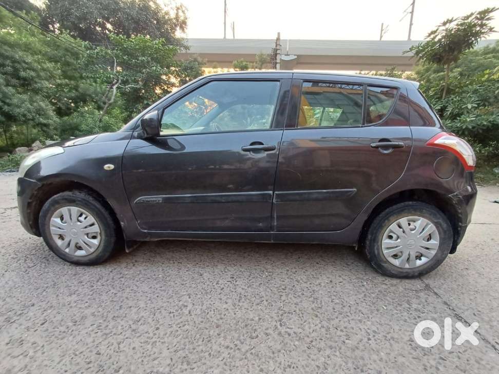 Maruti Suzuki Swift Lxi Optional-o, 2017, Petrol