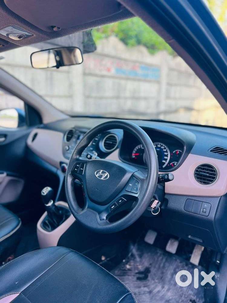 Hyundai Grand I10 Sportz, 2015, Petrol