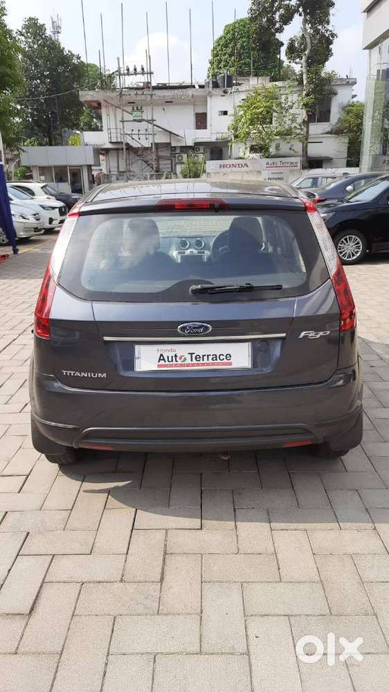 Ford Figo 2010-2012 Petrol Titanium, 2011, Petrol