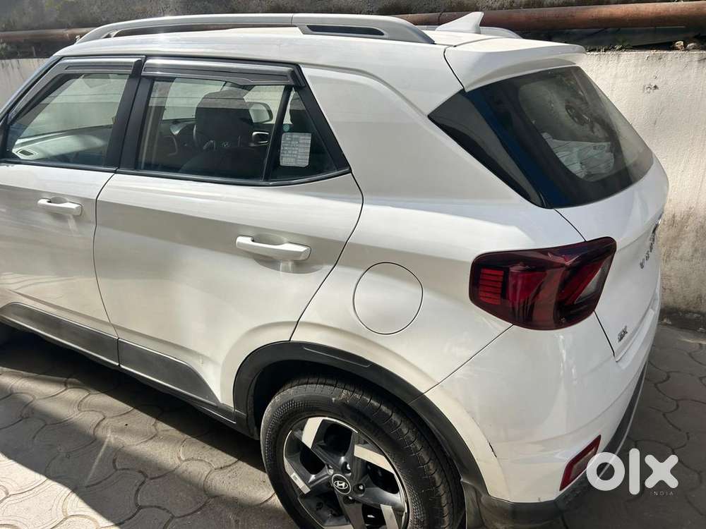 Hyundai Venue Petrol 2021 (imt) Second Owner
