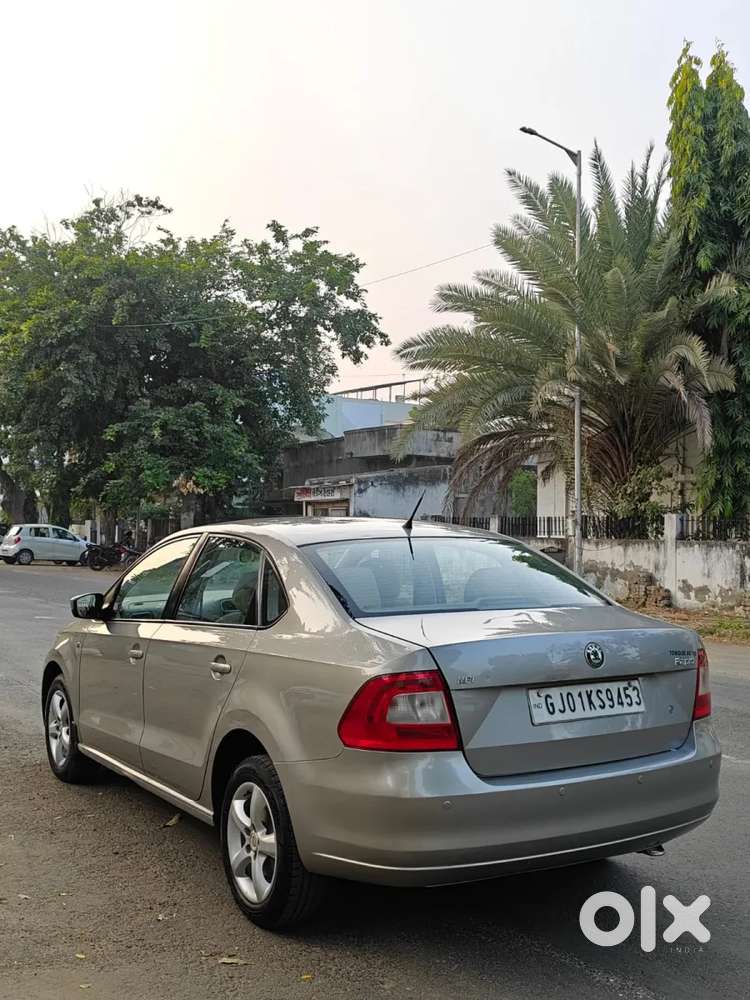 Skoda Rapid 1.6 Mpi At Elegance, 2013, Petrol