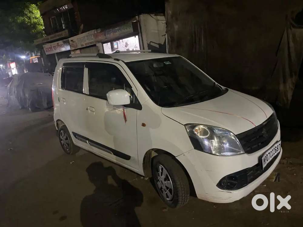 White Colour Wagonr
