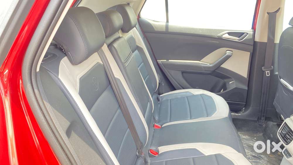 Volkswagen Taigun 1.0 Tsi Highline At, 2022, Petrol