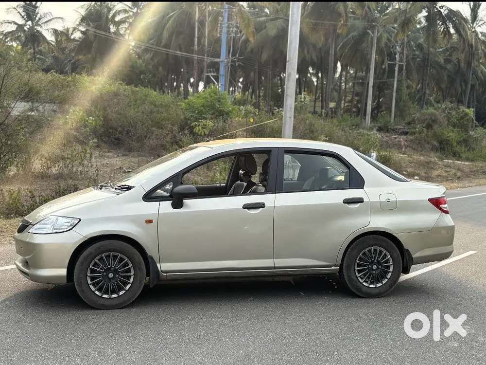 Honda City Zx 2004 Petrol Well Maintained