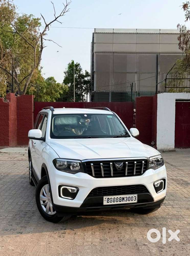 Mahindra Scorpio N Z4 Petrol Mt 7 Str (e), 2026, Petrol
