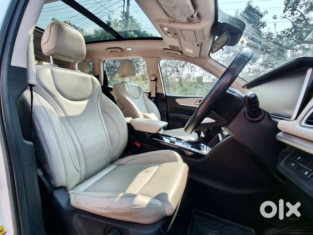 Mahindra Xuv700 2.2 Ax 7 Diesel At Str, 2022, Diesel