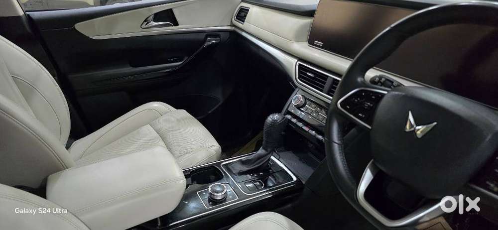 Mahindra Xuv700 2.2 Ax 7 Diesel At Str Awd, 2022, Diesel