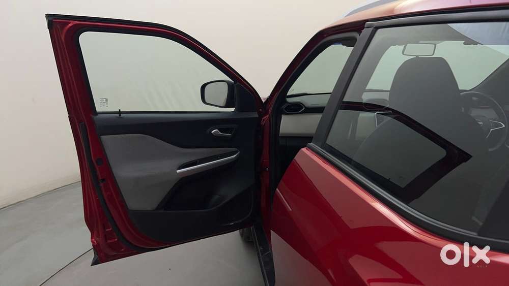 Nissan Magnite 1.0 Xv, 2022, Petrol