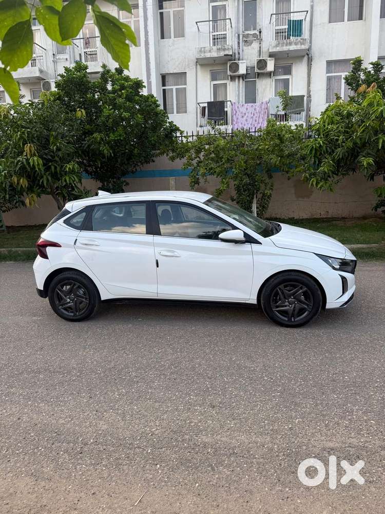 Hyundai New I20 1.5 Sportz Mt, 2023, Petrol