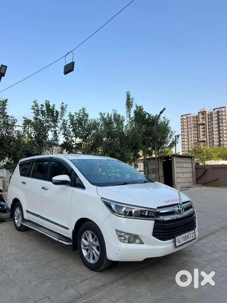 1640000 Price Of Innova Crysta