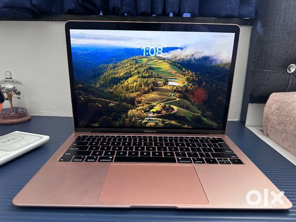 MacBook Air 2019 Retina 13 Intel i5 8GB RAM Excellent Condition