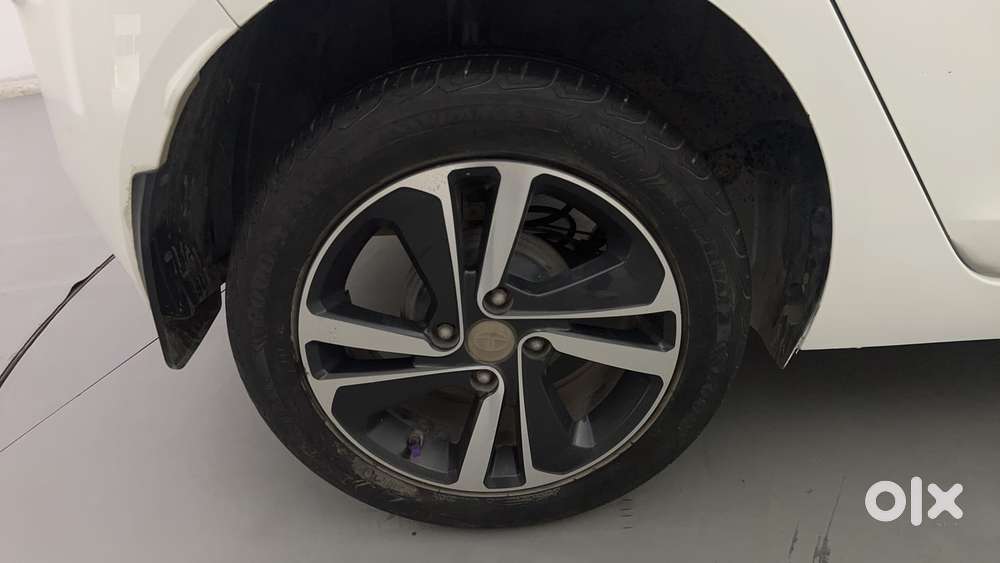 Tata Altroz 1.2 Xt, 2023, Cng & Hybrids