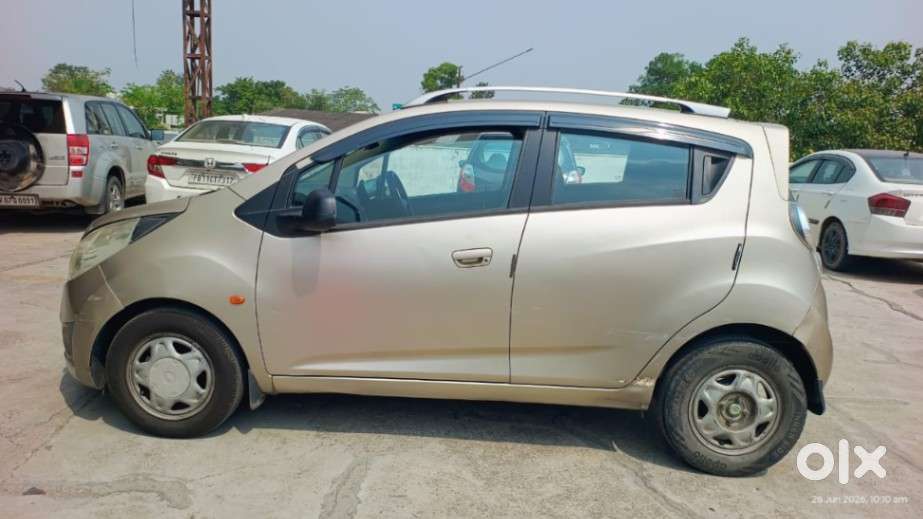 Chevrolet Beat, 2010, Petrol