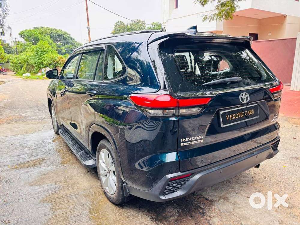 Toyota Innova Hycross 2.0 Vx Hybrid 7 Str, 2023, Petrol