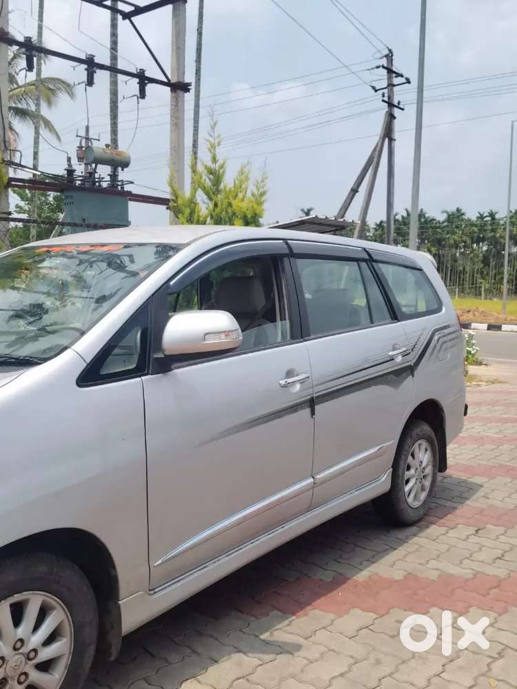 Toyota Innova 2014