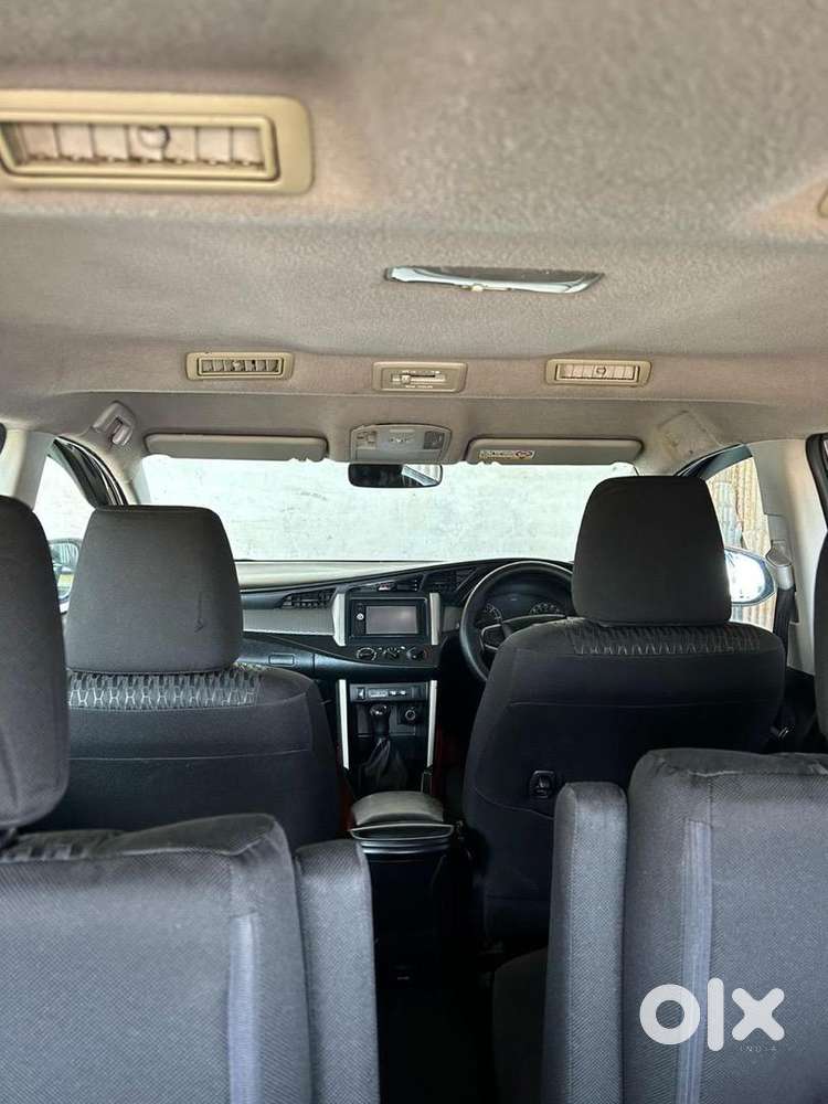 Toyota Innova Crysta 2.4g 2018 Diesel 100000 Km Driven