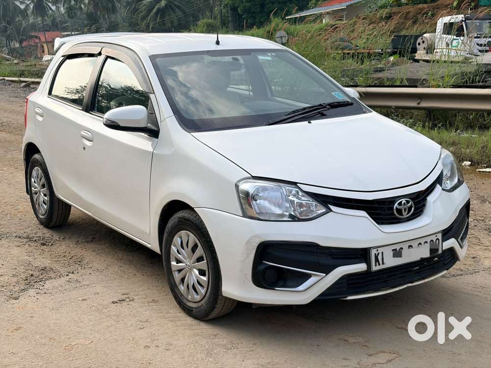 Toyota Etios Liva 1.2 V, 2016, Petrol