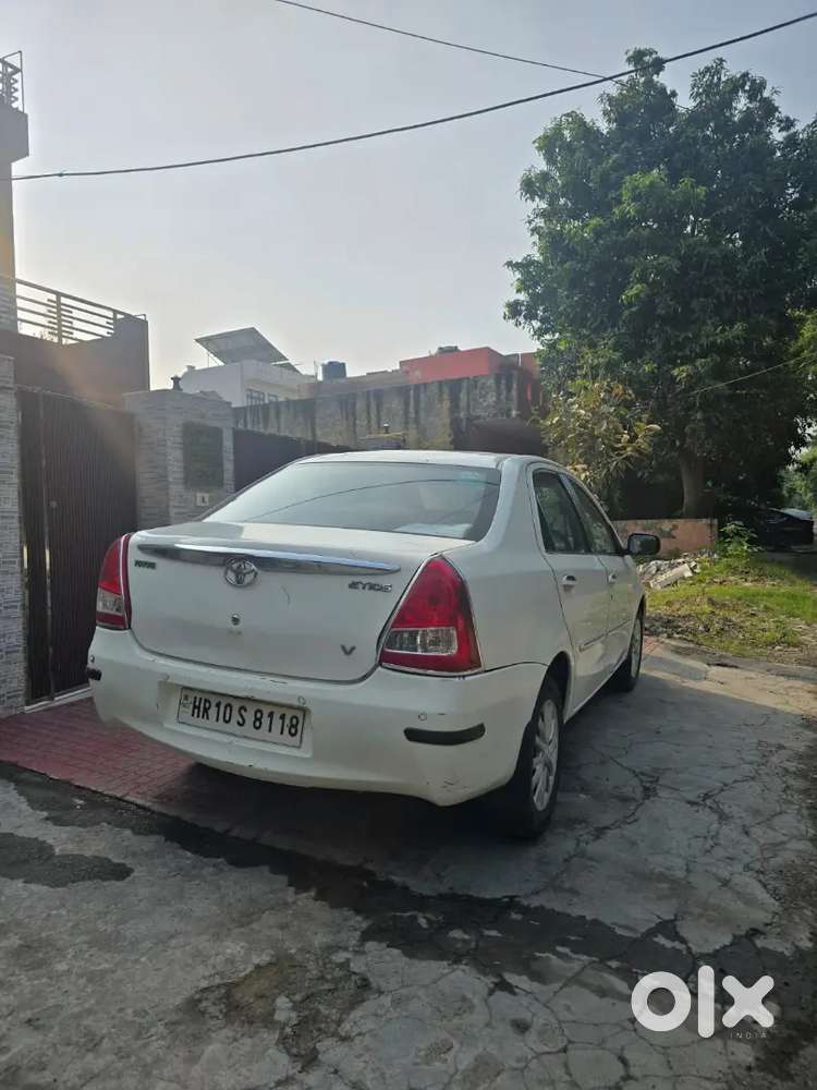 Toyota Etios [2012] Petrol