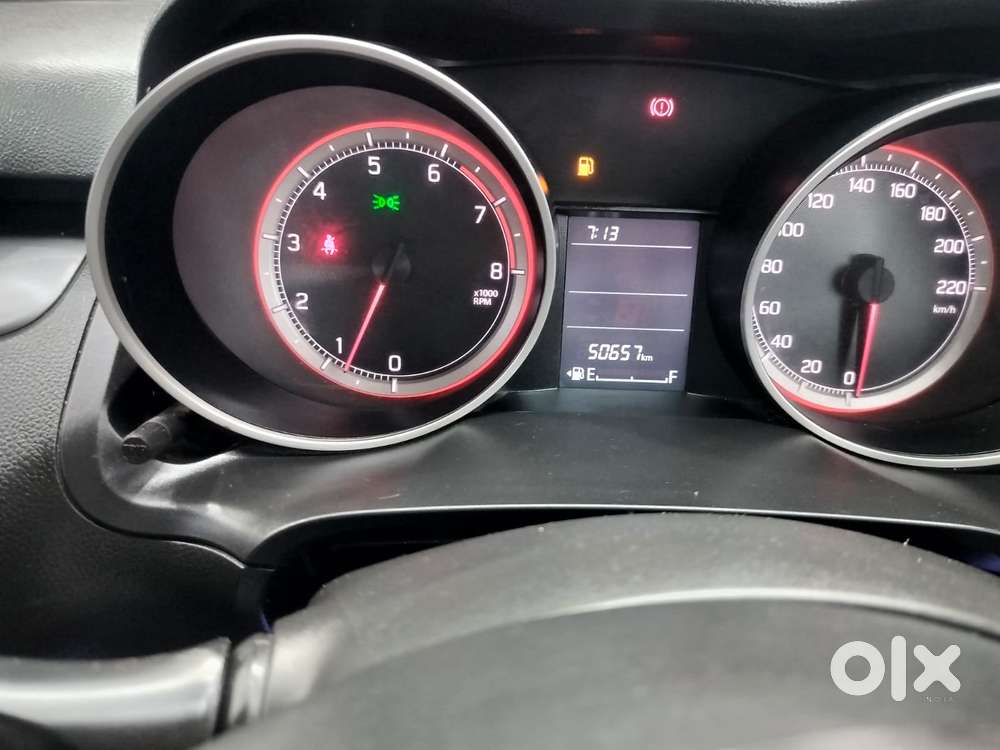 Maruti Suzuki Swift Vxi + Manual, 2023, Petrol