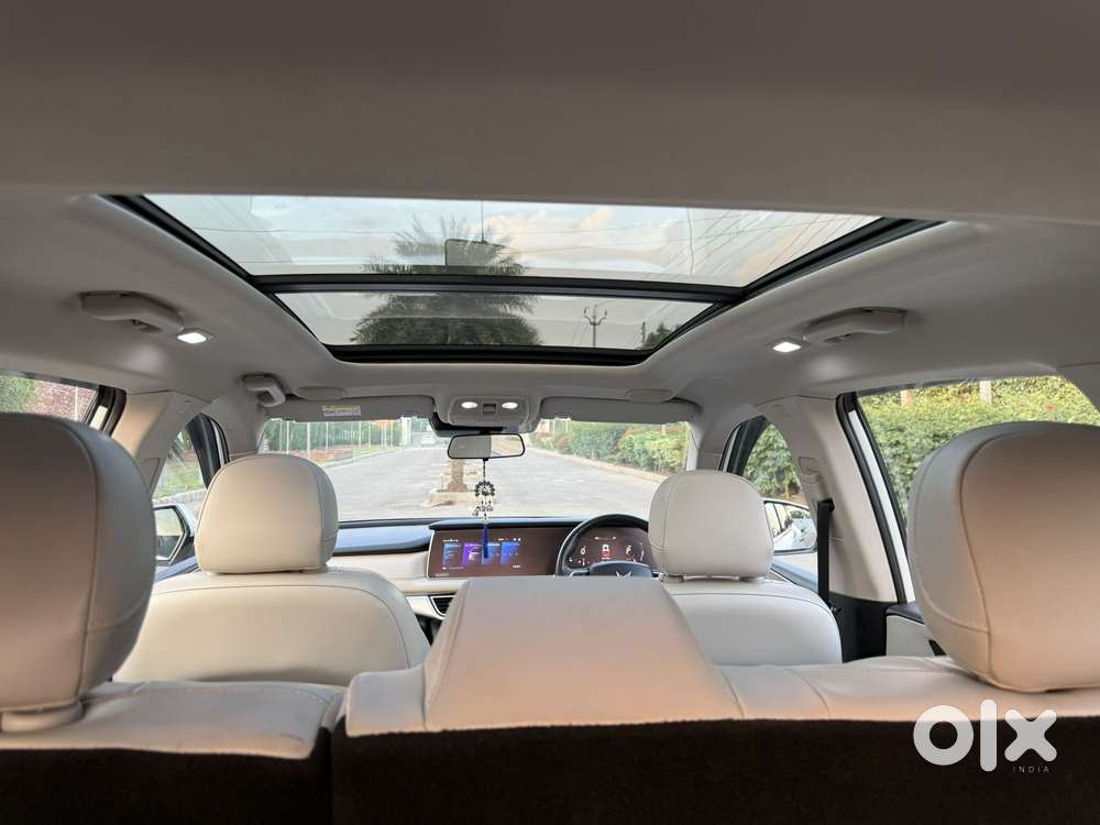 Mahindra Xuv700 2.2 Ax 7 Diesel At Luxury Pack Str, 2024, Diesel
