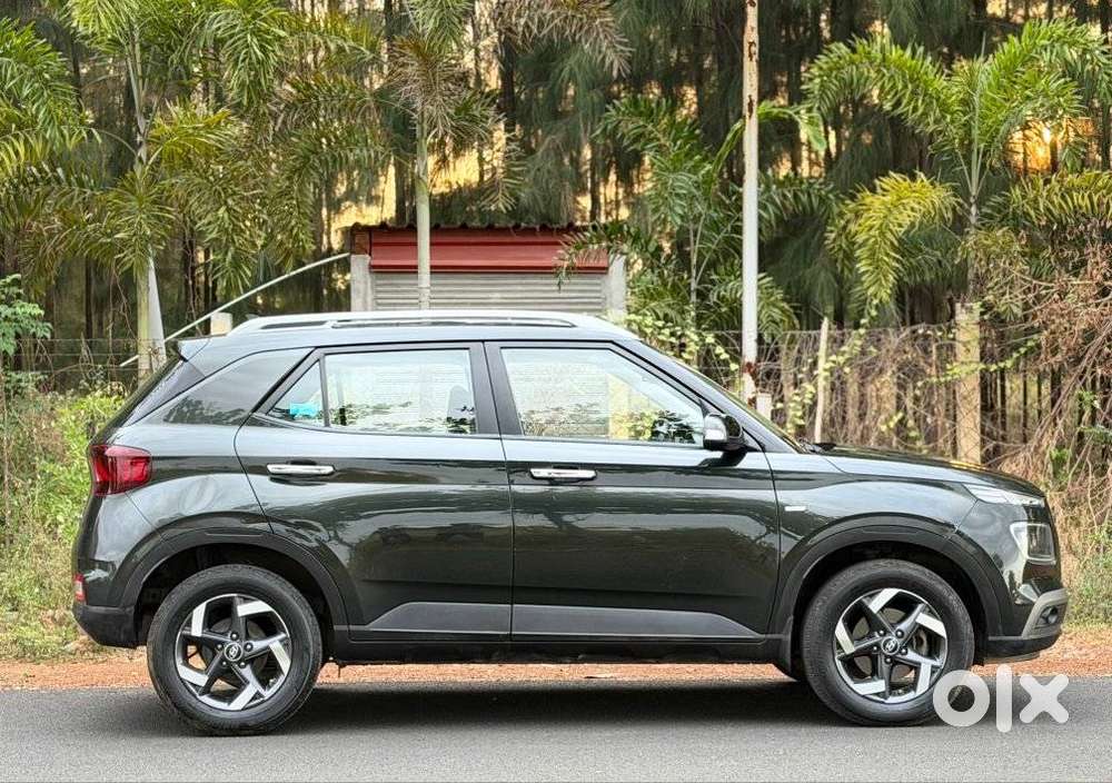 Hyundai Venue, 2021, Petrol