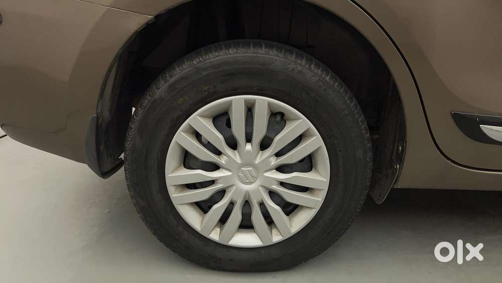 Maruti Suzuki Dzire Vxi Ags, 2022, Petrol