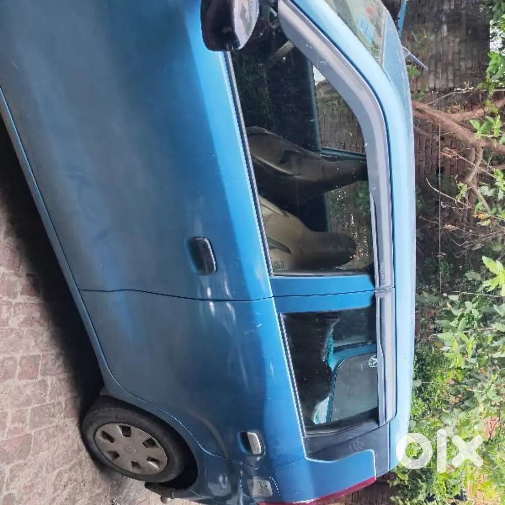 A Good Condition Single Hand Driven Car