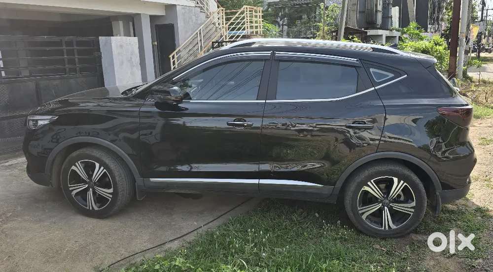 Mg Astor Savvy 2022 Red Variant