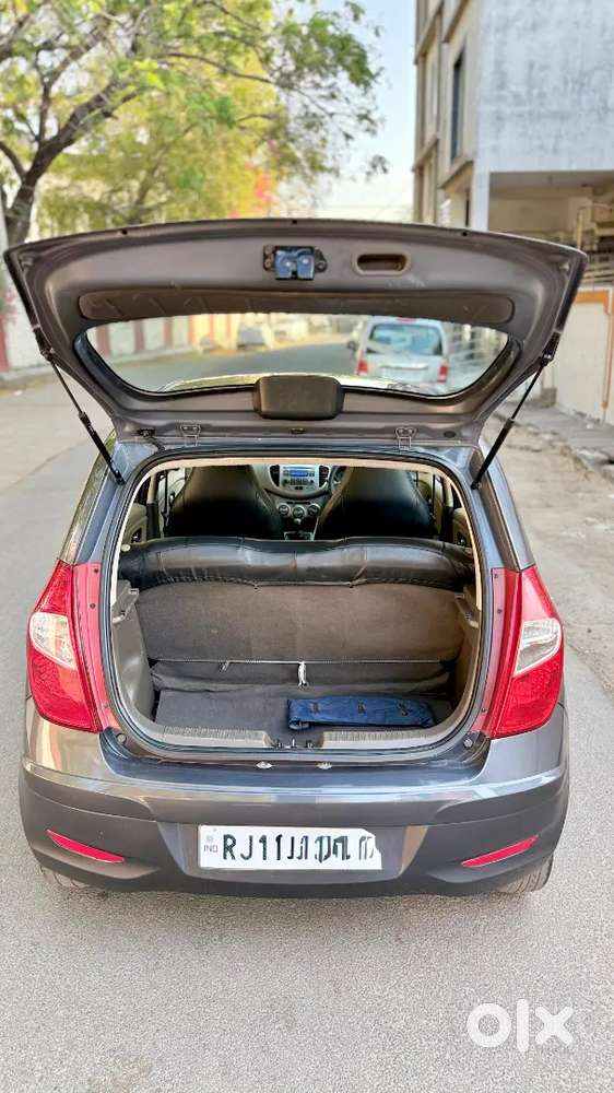 Hyundai I10 2011 Petrol Well Maintained