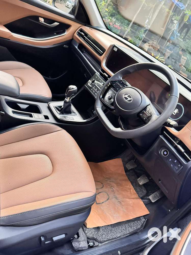 Hyundai Alcazar Platinum 7 Str 1.5 Turbo Petrol Adventure, 2025, Pet..