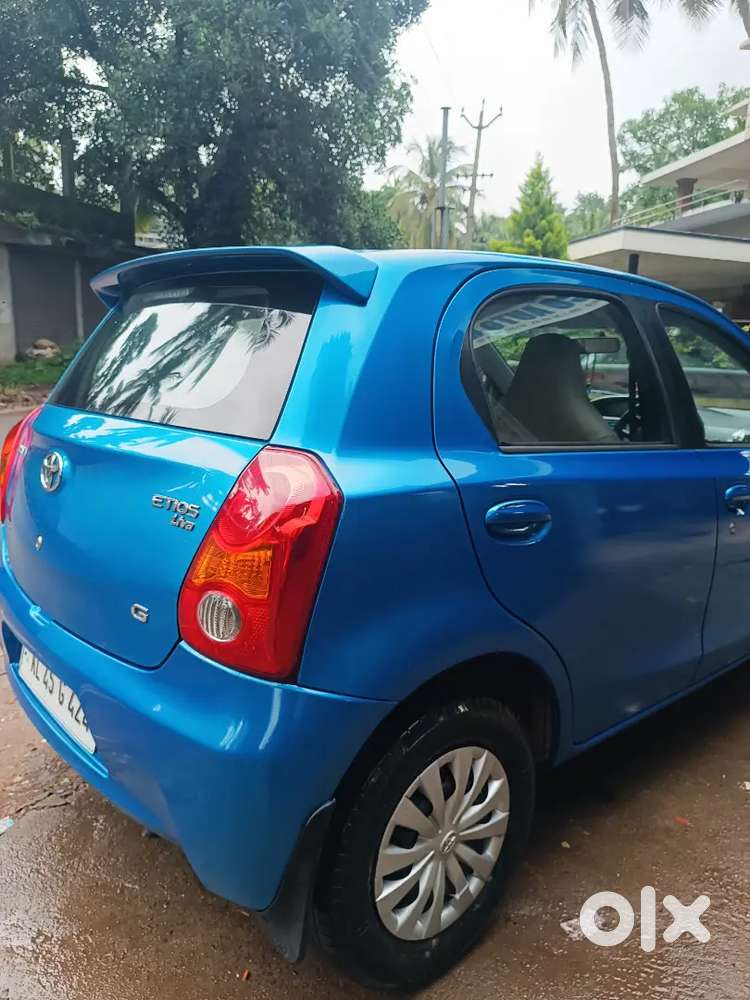Toyota Etios Liva 2011 Petrol Car