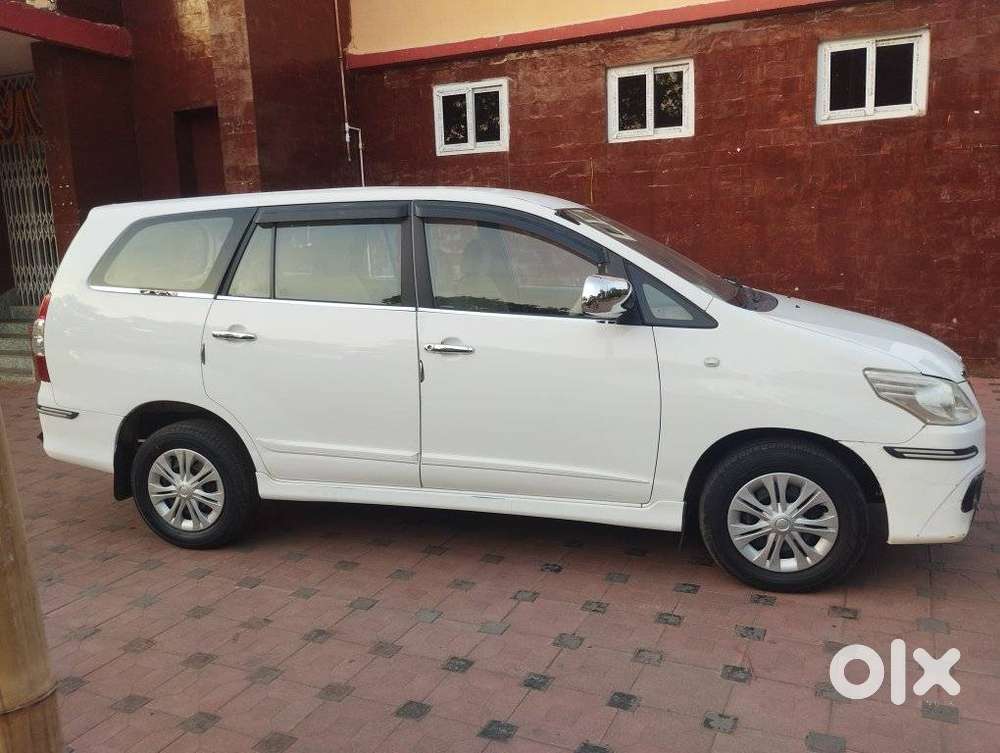 Toyota Innova 2.5 G (diesel) 8 Seater, 2014, Diesel