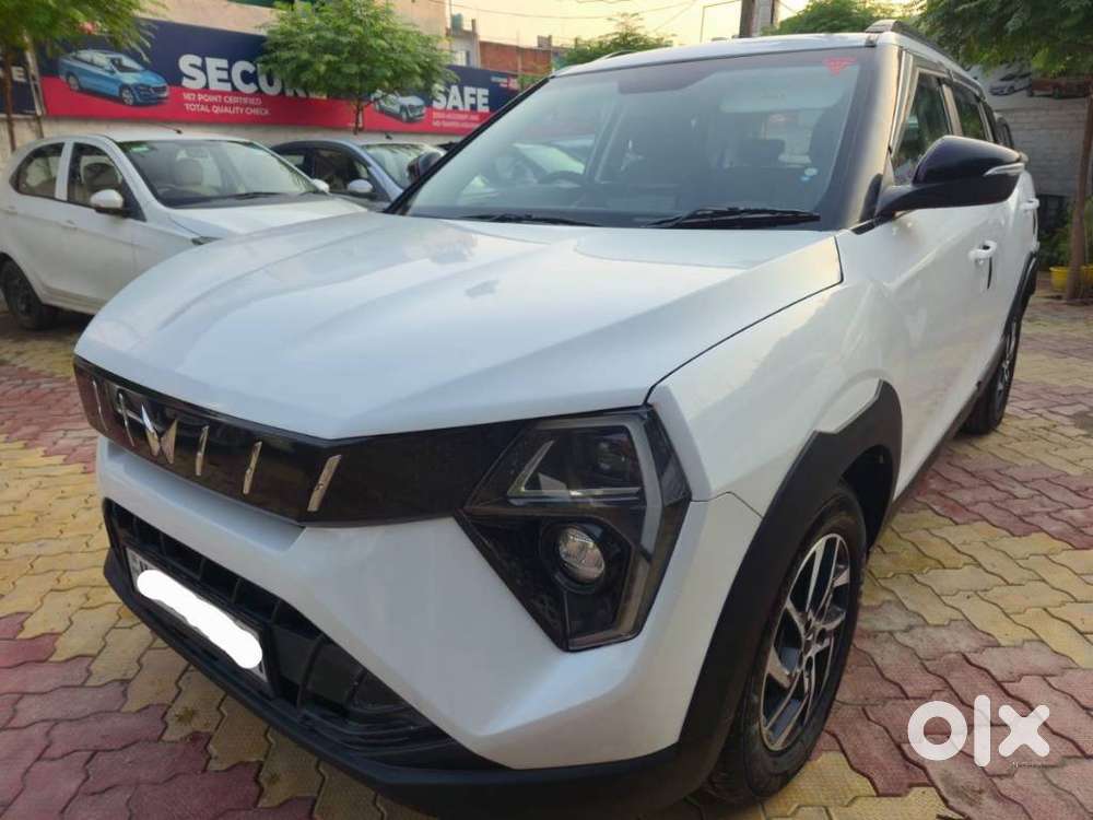 Mahindra Xuv 3xo Ax5 Pm Mt, 2023, Petrol