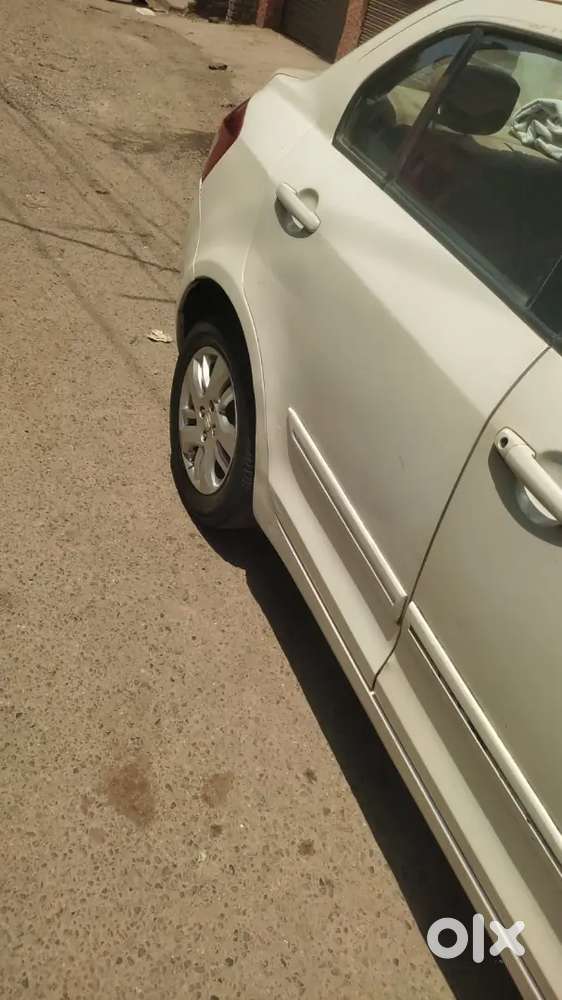 Maruti Suzuki Dzire 2012