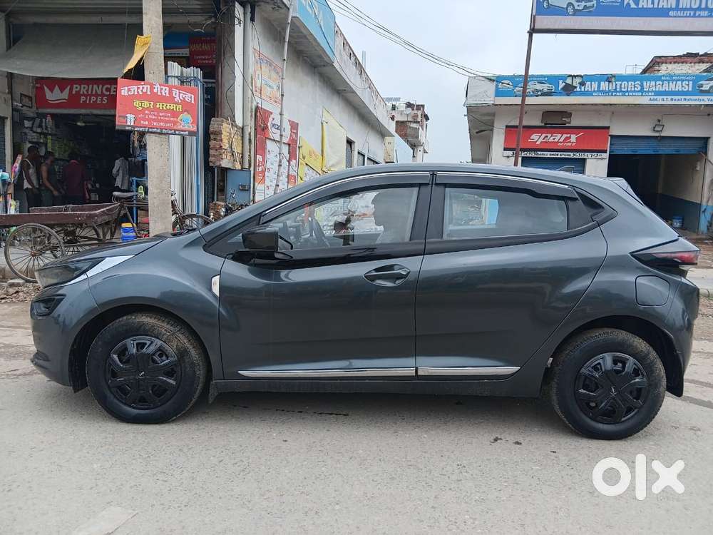 Tata Altroz 1.2 Xe, 2020, Petrol